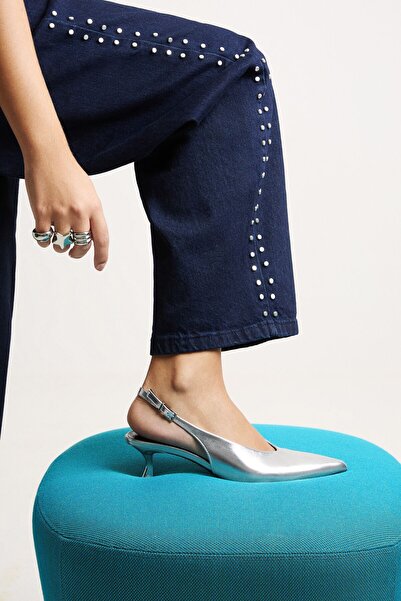 Bershka Arkası açık kısa sivri topuklu ayakkabı