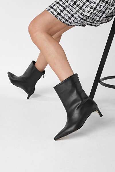 Mio Gusto Sheena Black Color Thin Heeled Women's Boots