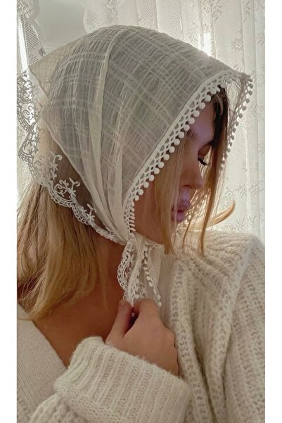 FloresDeCarnaval Vintage Lace Detailed Tie-Up Hair Cover/Shawl – Off-White