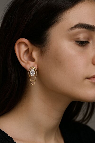 Gunessa Altın Kaplama Oval Taşlı Küpe – Zarif Işıltılı Kadın Küpe Modern Tasarım