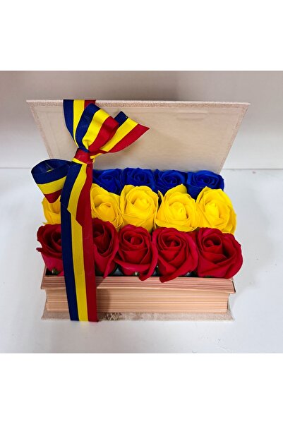 velve Aranjament floral Tricolor, in cutie cu aspect de carte, cu 15 trandafi...