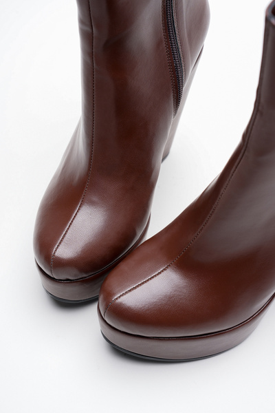 Ayakkabı Ateşi Kadın Fermuarlı Dolgu Topuklu Bot Dainas Kahve Cilt