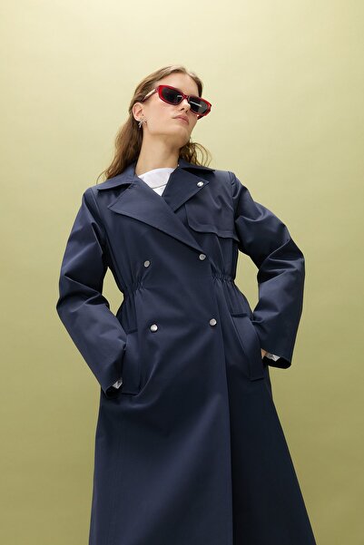 Nihan Beli Lastik Detaylı Metal Çıt Çıtlı Trençkot Lacivert