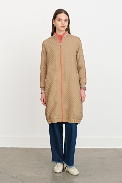 Nihan İnce Kapitone Ribana Detaylı Kap Bej