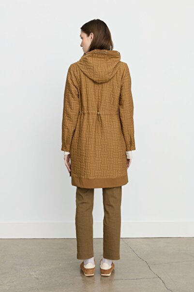 Nihan İnce Kapitone Aksesuar Detaylı Kapşonlu Kap Olive