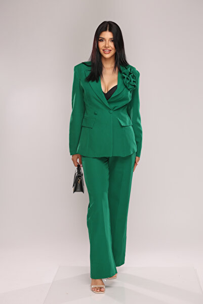 Pretty Women's colorful suit with flower