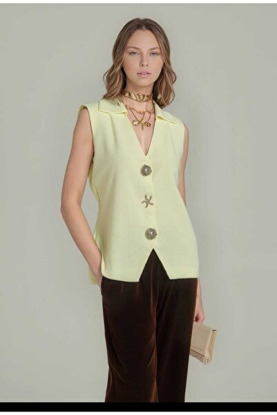 FRİYA Women's stylish soft collar and button detailed knit vest.
