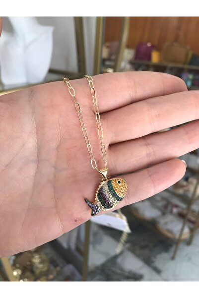 the ASEL İNCİ قلادة على شكل سمكة ملونة من الحجر