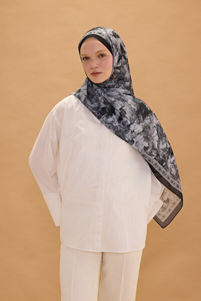 cs camellia scarf Şal din crep de mătase Florence - Negru