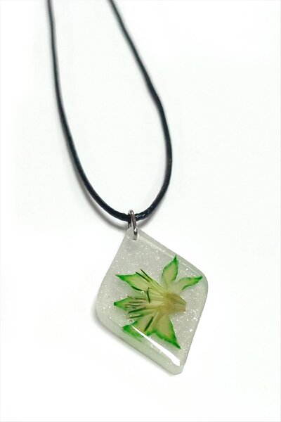 ZERO LAND Rose Flower Baklava Sliced Epoxy Necklace