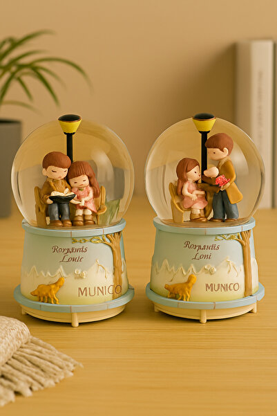 Munico Romantik Temalı Kar Küresi – Orta Boy Sonbahar Sahnesiyle Estetik Vitr...