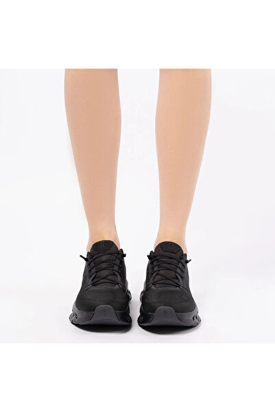On Running Women's Cloudtilt | Black | 3WE10050264