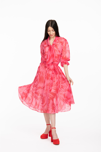 Couture de Marie Midi dress in veil, cloche, with scarf at the neck and cord, pink – Daniella