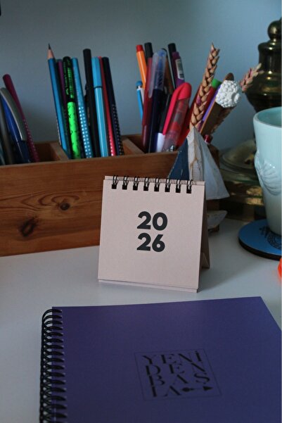 KAĞIT KAYIK 2026 MİNİ TAKVİM 8X8 BOYUTUNDA OFİS MASA TAKVİMİ