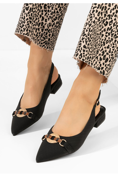 B T Shoes Черни обувки с каишка за кръста Antonietta