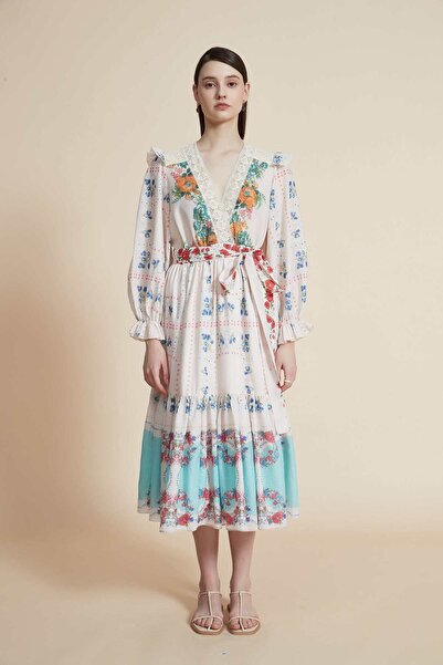 Yola فستان ميدي مزين بكشكشة زهرية وأكمام طويلة فضفاضة