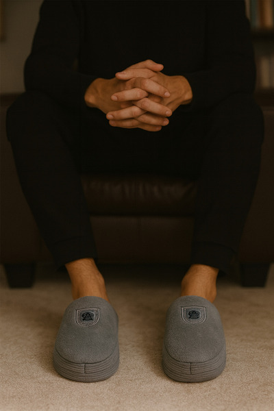 Beyond Gray Men's Velvet Gondola Slippers Byndkdf02