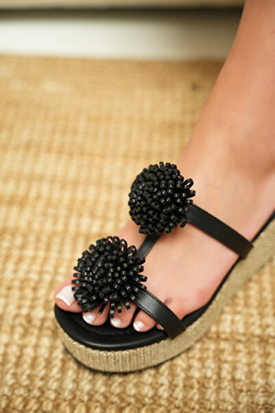 LAMİNTA Romina Black Tassel Detailed Straw Women's Slippers