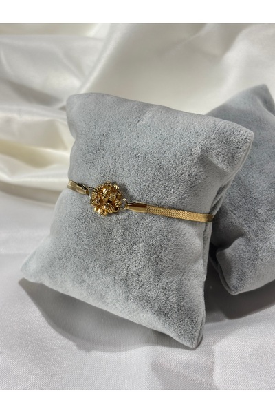 Uzak Işıklar سوار من الفولاذ الذهبي