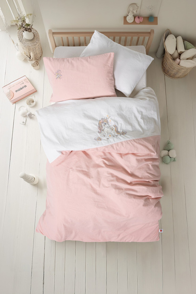 Cotton Box طقم غطاء لحاف أطفال مطرز من كادلي باللون الأبيض