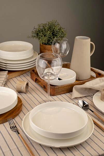 Kütahya Porselen Kutahya Porselen Chef Taste Of 18-teiliges Tafelservice – Weiß mit Randdetail