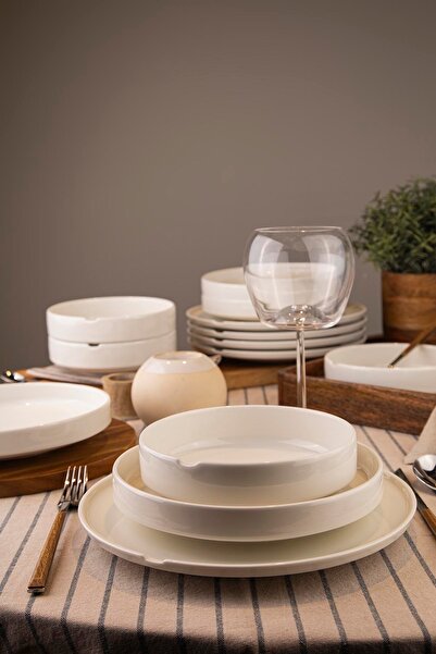 Kütahya Porselen Kutahya Porselen Chef Taste Of 18-teiliges Tafelservice – Weiß mit Randdetail