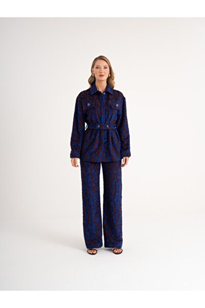 SERPİL Desenli Takım – Kuşaklı Ceket ve Bol Paça Pantolon 39493