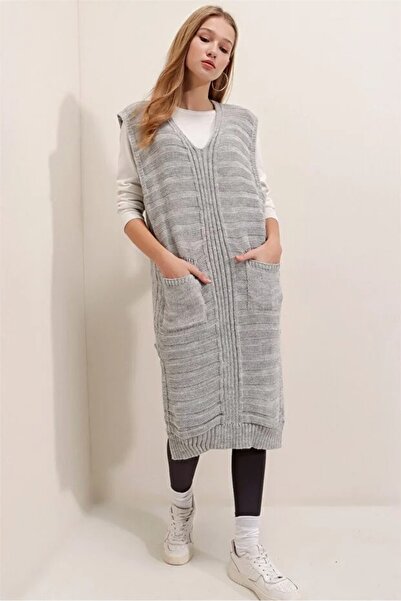 TRQOM Women's V-Neck Stripe Detailed Pocketed Sleeveless Slit Soft Textured Poncho Gray