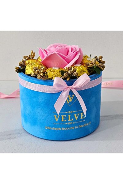 velve Aranjament floral Chocolate Rose cu un trandafir de sapun, stamine auri...