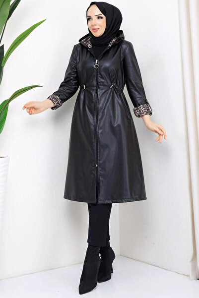 MissThetis Kapüşonlu Uzun Kol Çift Cep İçi Leopar Şardonlu Fermuarlı Şık ve Cool Midi Boy Suni Deri Trençkot