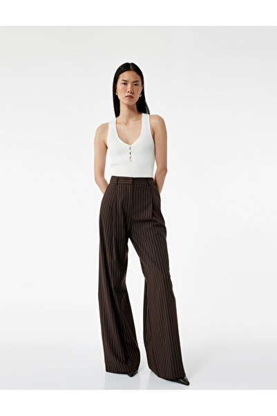 Koton Buttoned Deep V-Neck Sleeveless Knitwear Undershirt