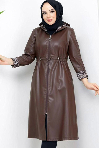 MissThetis Kapüşonlu Uzun Kol Çift Cep İçi Leopar Şardonlu Fermuarlı Şık ve Cool Midi Boy Suni Deri Trençkot