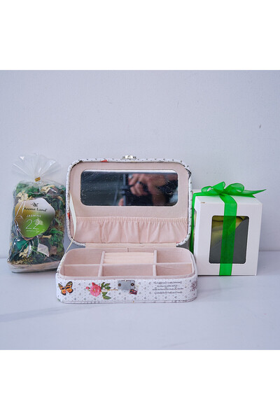 velve Set Special Spring, cu esarfa satinata, caseta pentru bijuterii si pach...