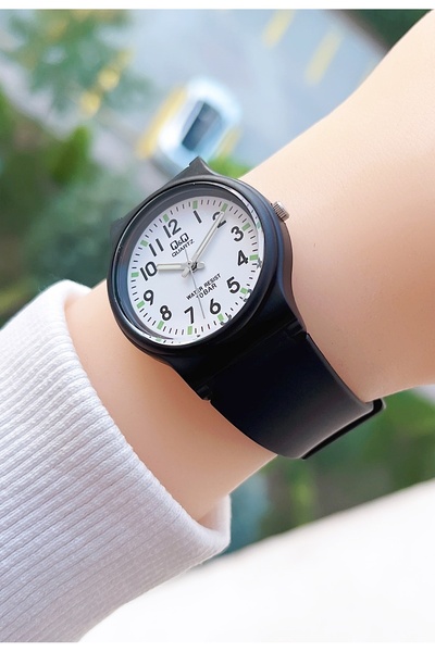 Q&Q 10 Atm Waterproof Children's Watch with Silicone Strap, 2 Years Machine Warranty