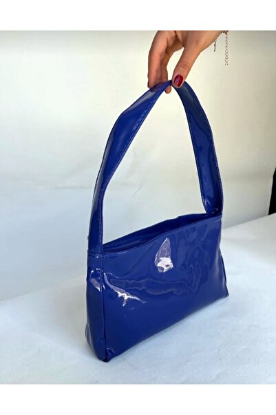 DOĞALYA حقيبة باجيت نسائية من الجلد اللامع بحزام سميك