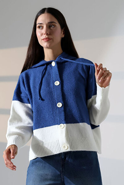 bacc سترة نسائية محبوكة بغطاء للرأس وزر ملون باللون الأزرق BCES-252017