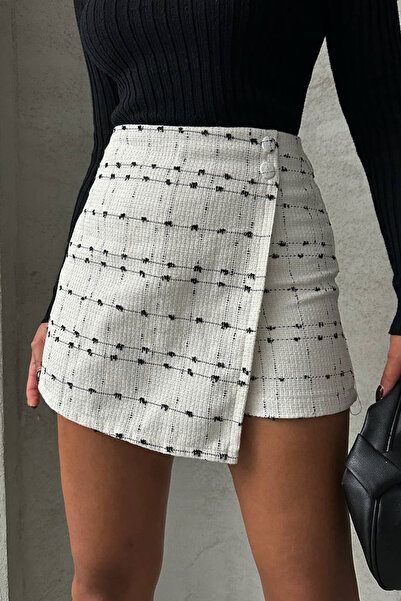 bacc White 2 Buttons Tweed Fabric Shorts Skirt Bchn-2526414