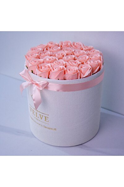 velve Aranjament floral Radiance, in cutie rotunda alba, cu 25 trandafiri din...