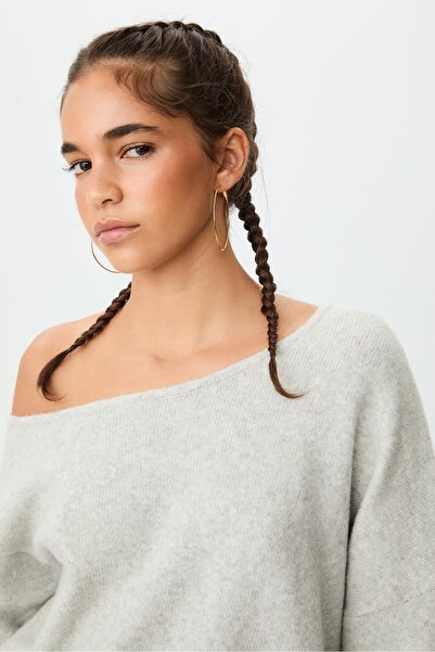 Stradivarius Asymmetric knit sweater