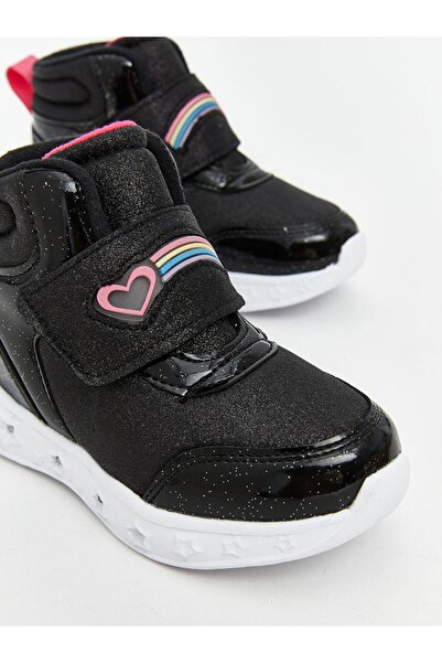 LC Waikiki Cırt Cırtlı Tabanı Işıklı Kız Bebek Bot (W5)