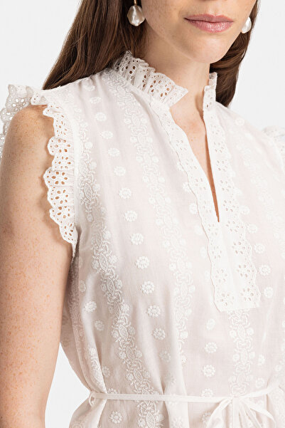 W Collection BEYAZ FİSTO DETAYLI BLUZ