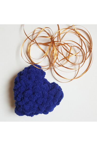 Blanosic Jucarie catifelata pentru caini, Blanosic, Lucrata manual, Forma de inima, Bleumarin, 11 cm