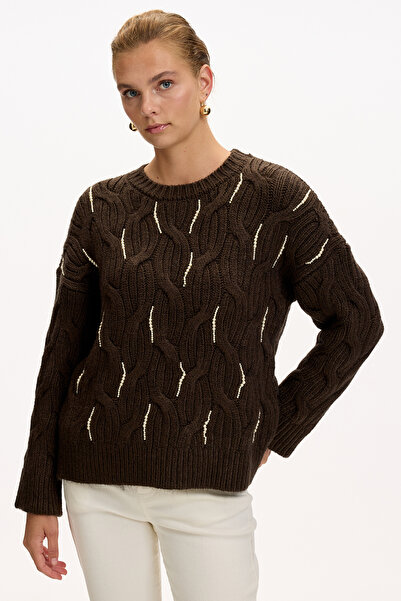 Exquise Beaded Crew Neck Regular Knitwear Blouse