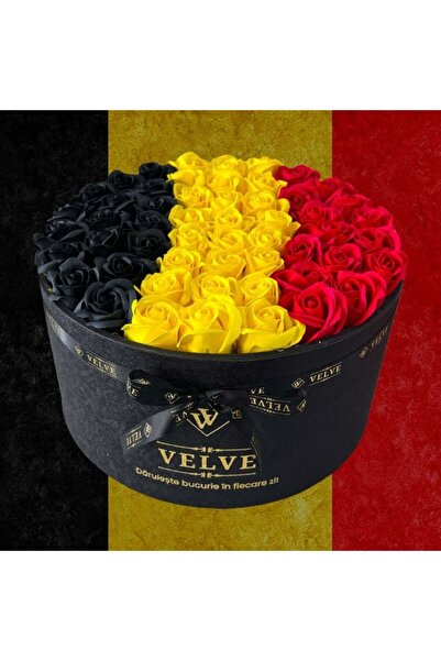 velve Aranjament floral Country, in cutie rotunda cu 55 trandafiri din sapun,...