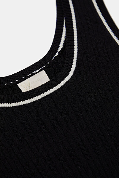 W Collection SİYAH KOLSUZ TRİKO