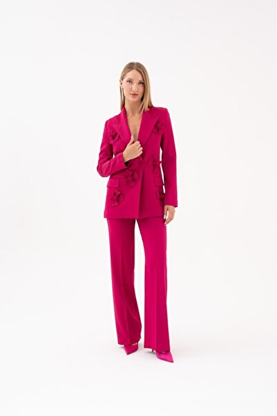 SERPİL Şık ve Zarif Kadın Ceket ve Pantolon Takımı – Çiçek Detaylı, Cebiyle P...