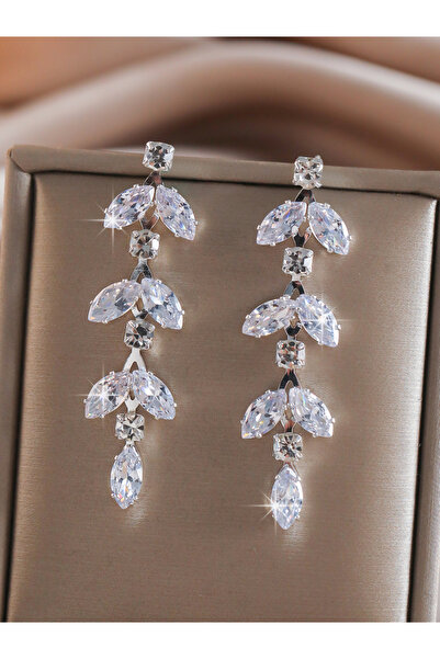 Take Two By Styli أقراط متدلية على شكل زهرة الزركون