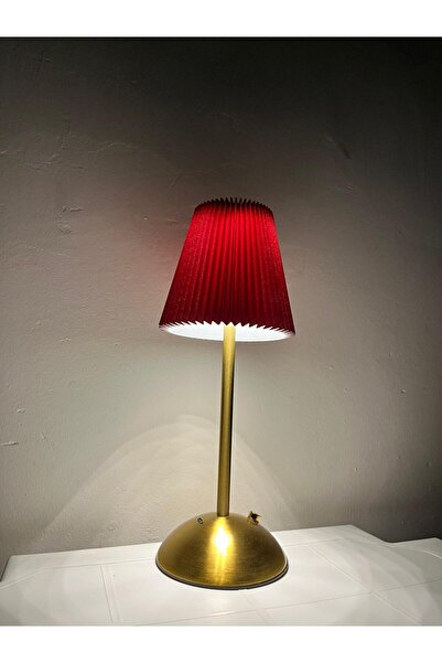 MİEN GOLD RENK AYAKLI KAĞIT ŞAPKALI ŞARJLI MASA LAMBASI