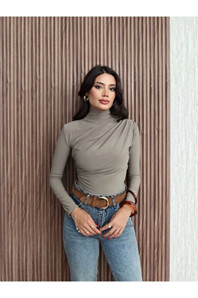 ESRAHELVACI Omuz Bel Pile Detaylı Bluz