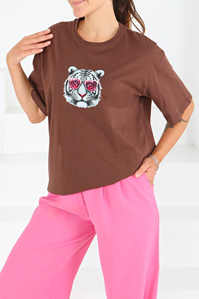 TOFİSA Μπλουζάκι με στάμπα και κοντό μανίκι καφέ χρώματος - 27571